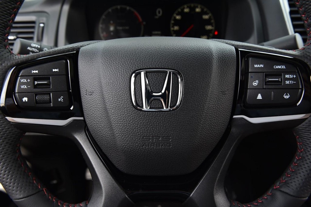 Honda Ridgeline Vehicle Image 24