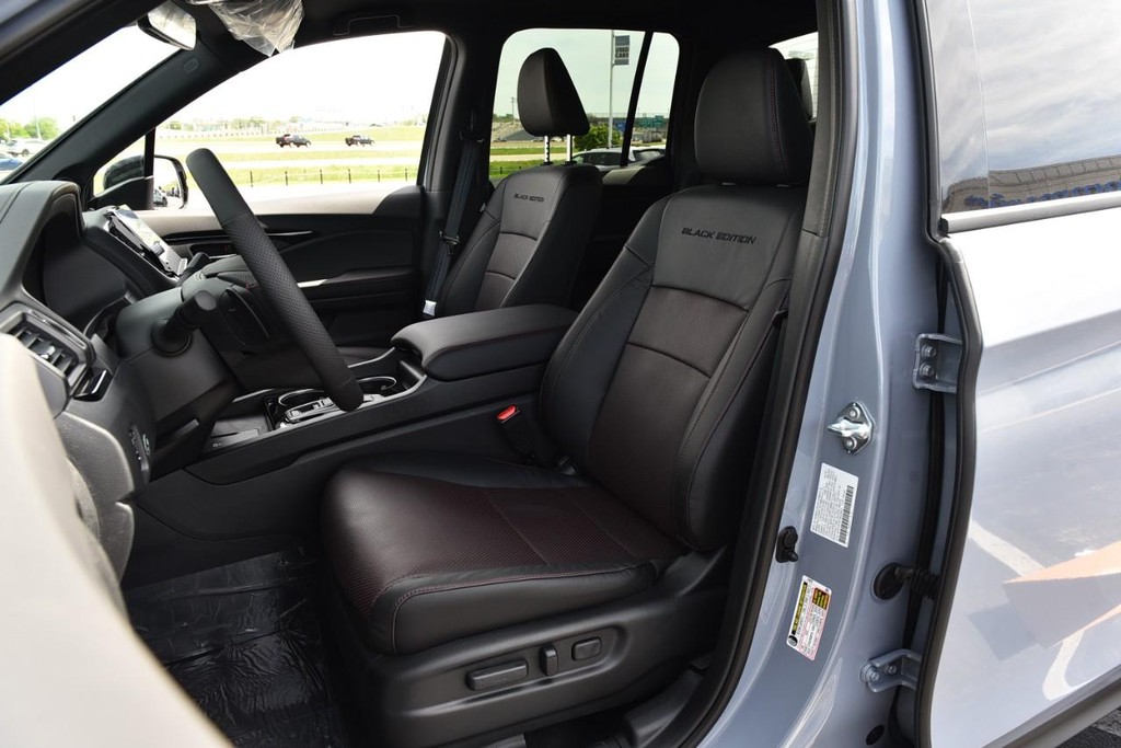 Honda Ridgeline Vehicle Image 25