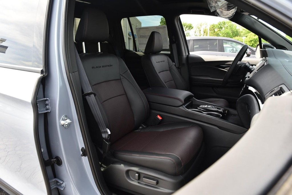 Honda Ridgeline Vehicle Image 26