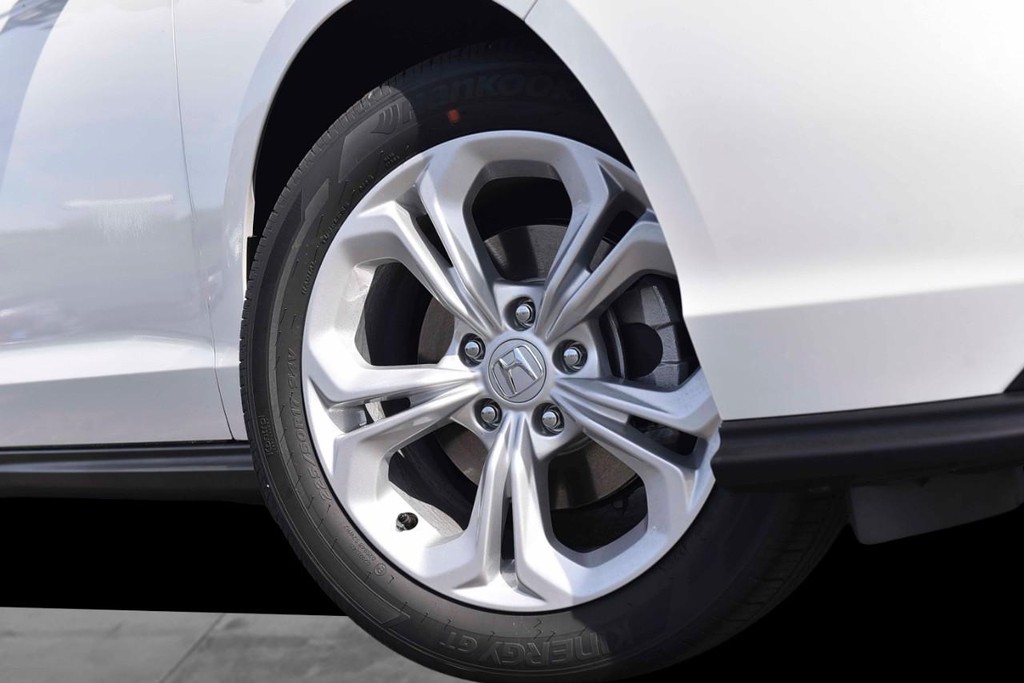 Honda Accord Sedan Vehicle Image 03