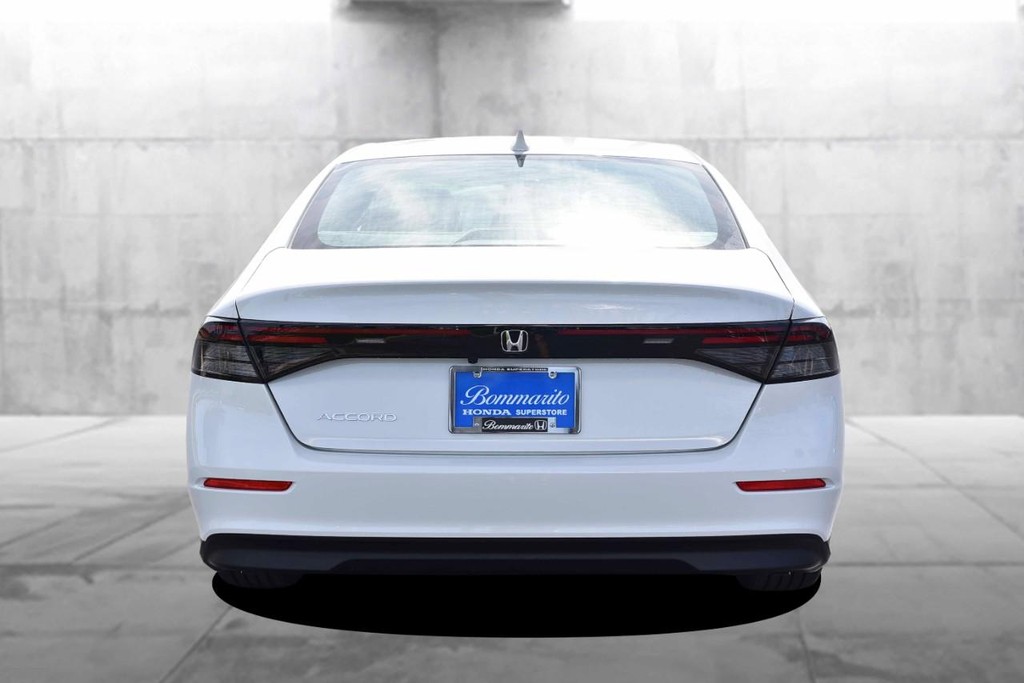 Honda Accord Sedan Vehicle Image 06
