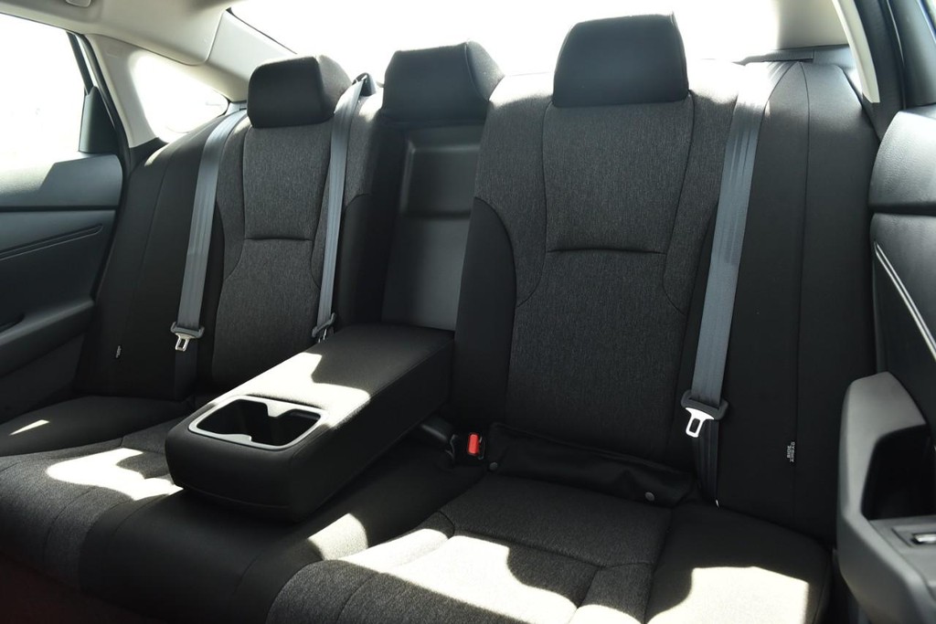 Honda Accord Sedan Vehicle Image 21