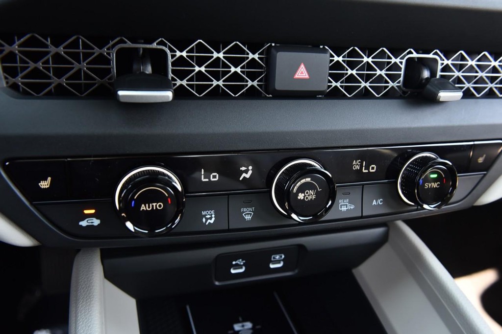 Honda Accord Sedan Vehicle Image 14