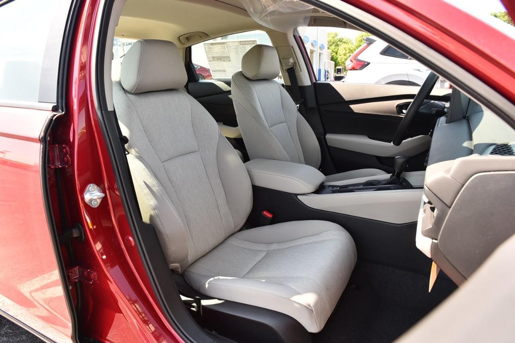 Honda Accord Sedan Vehicle Image 21