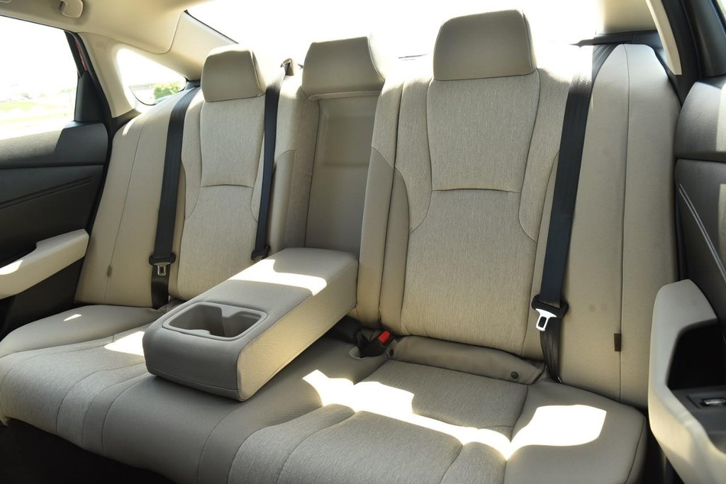 Honda Accord Sedan Vehicle Image 23