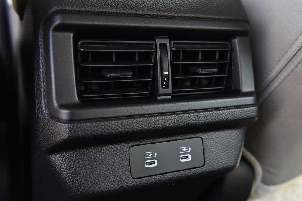 Honda Accord Sedan Vehicle Image 24