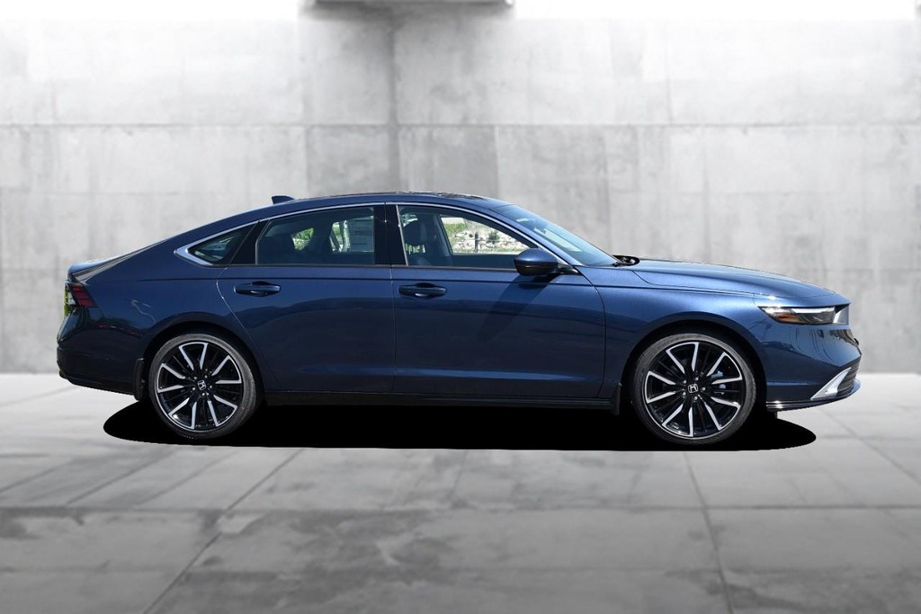 Honda Accord Hybrid Vehicle Image 05