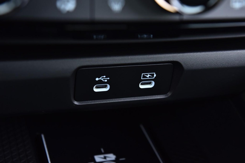 Honda Accord Hybrid Vehicle Image 16