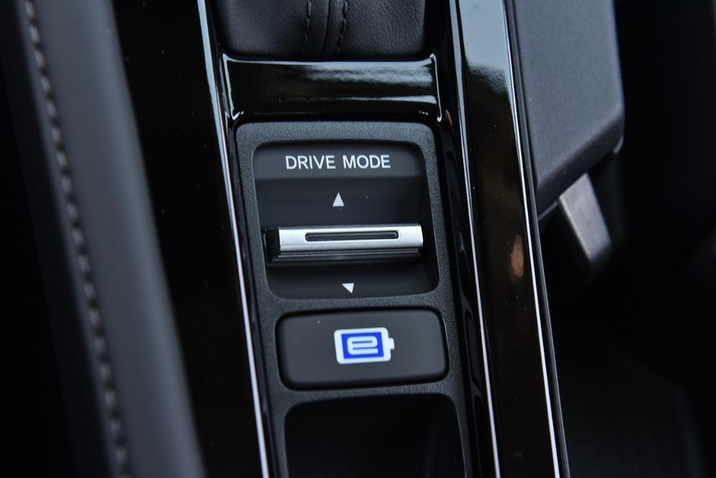 Honda Accord Hybrid Vehicle Image 18