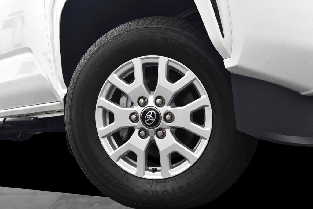 Toyota Tacoma 4WD Vehicle Image 03