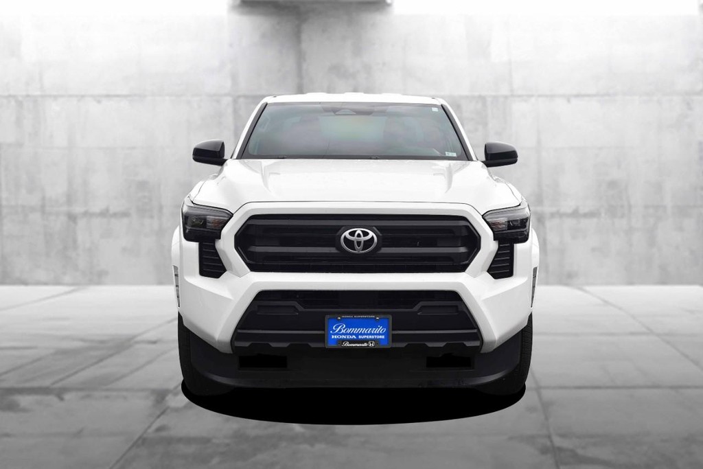 Toyota Tacoma 4WD Vehicle Image 04
