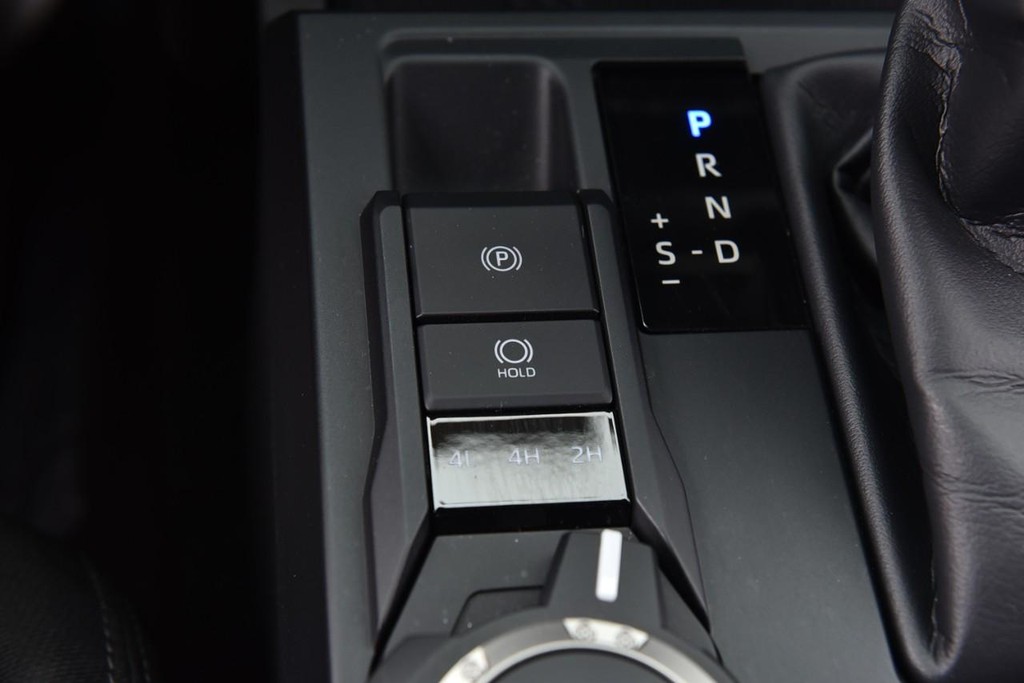 Toyota Tacoma 4WD Vehicle Image 16