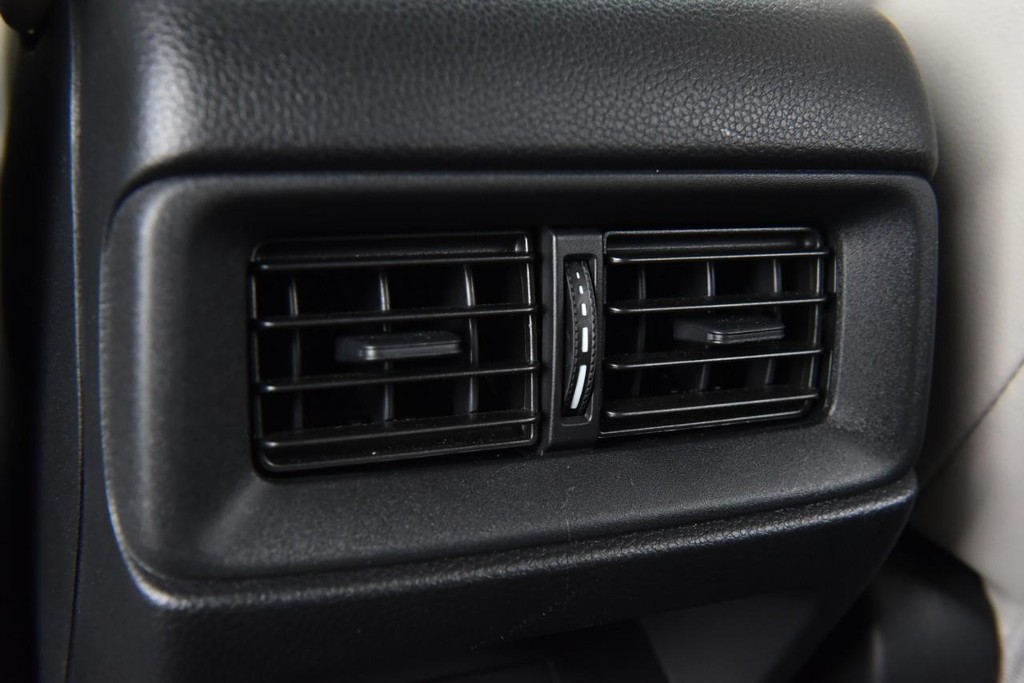 Honda CR-V Vehicle Image 26