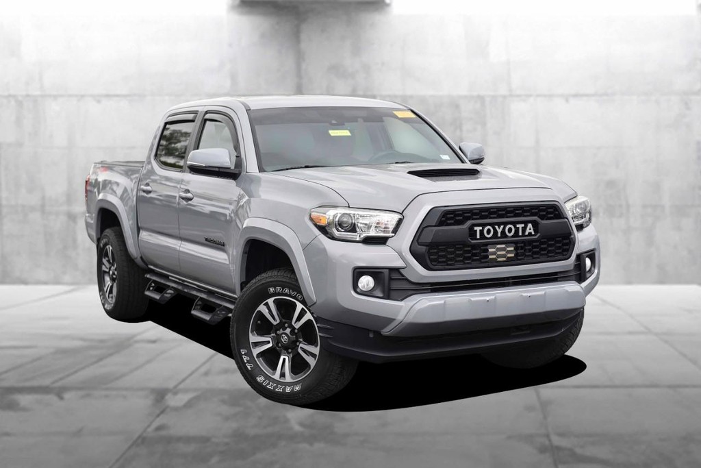 Toyota Tacoma 4WD Vehicle Image 02
