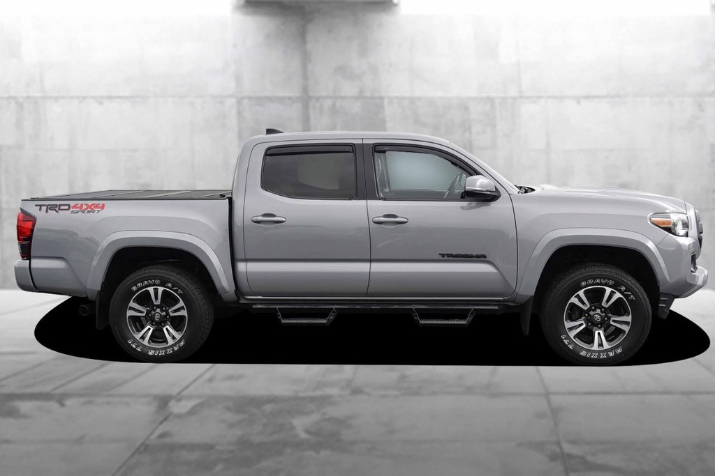 Toyota Tacoma 4WD Vehicle Image 05