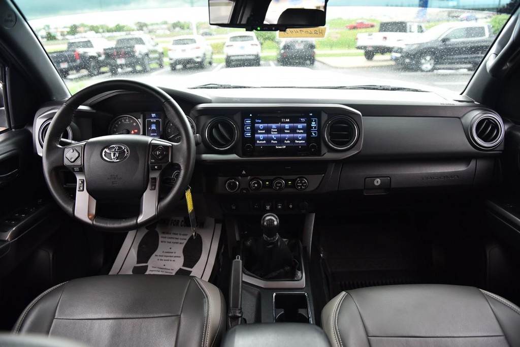 Toyota Tacoma 4WD Vehicle Image 08