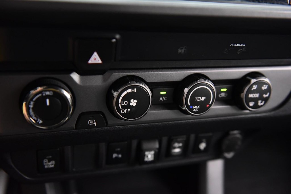 Toyota Tacoma 4WD Vehicle Image 15