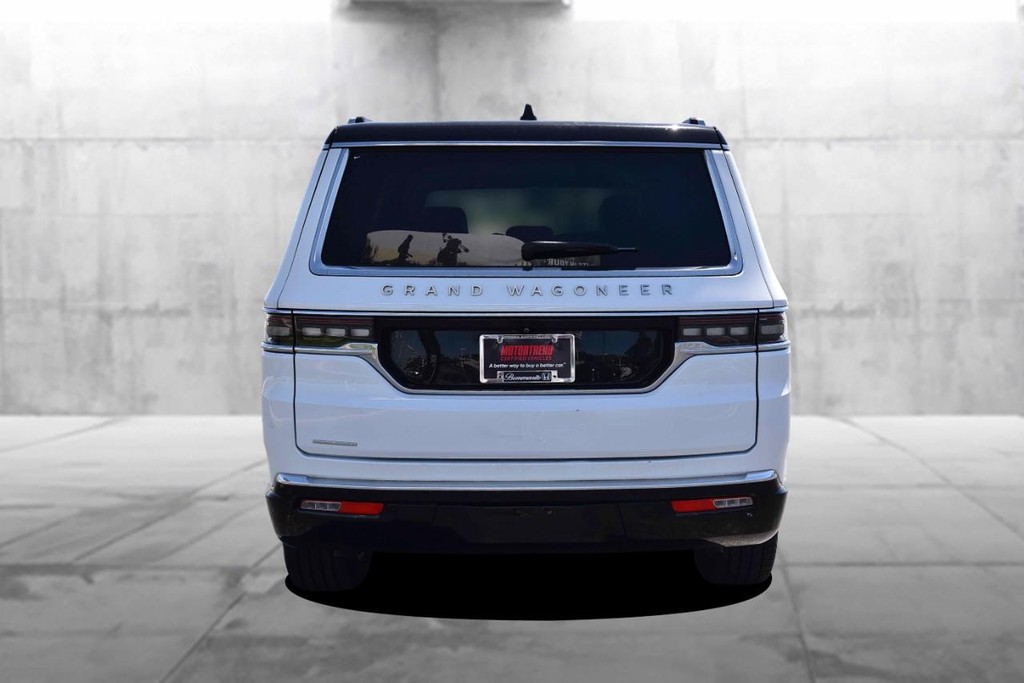 Jeep Grand Wagoneer Vehicle Image 06