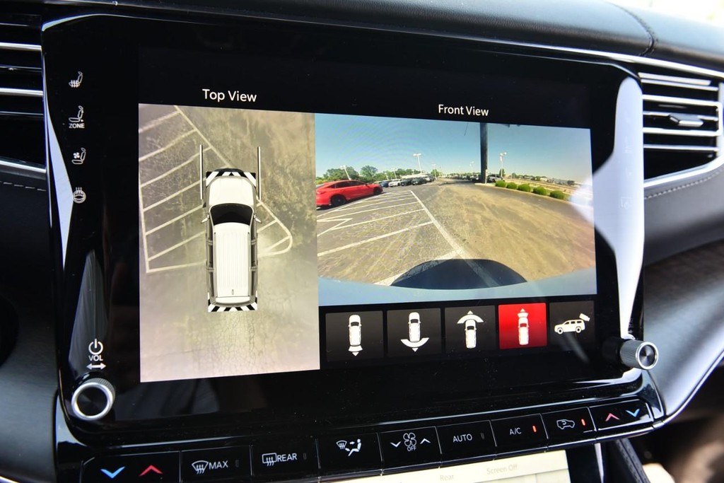 Jeep Grand Wagoneer Vehicle Image 18