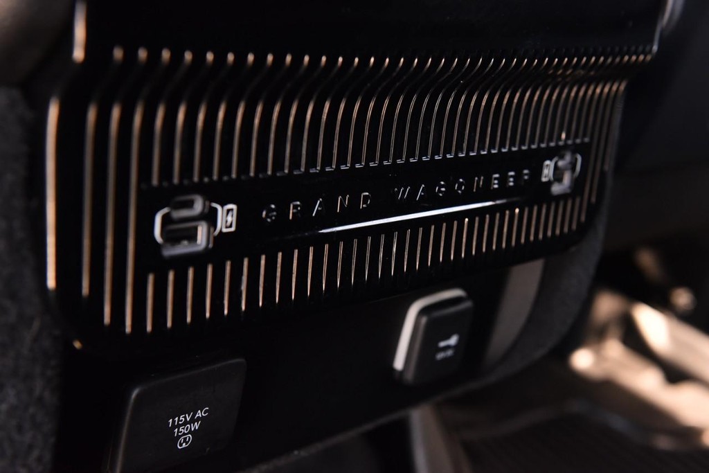 Jeep Grand Wagoneer Vehicle Image 29