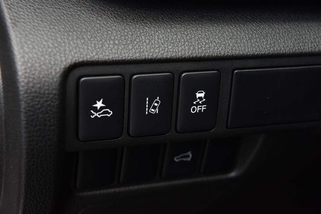 Mitsubishi Eclipse Cross Vehicle Full-screen Gallery Image 10