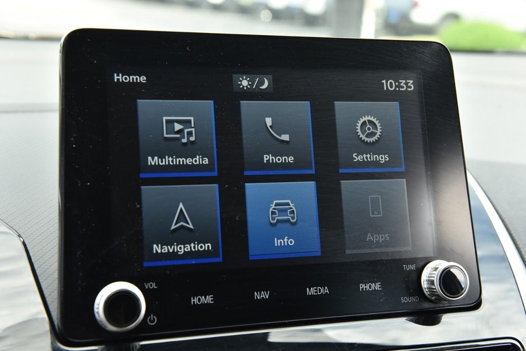 Mitsubishi Eclipse Cross Vehicle Full-screen Gallery Image 13