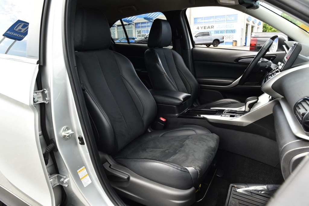 Mitsubishi Eclipse Cross Vehicle Full-screen Gallery Image 19