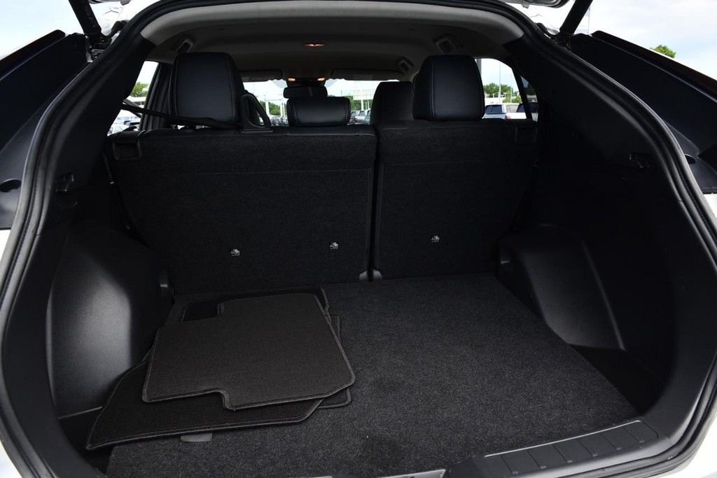 Mitsubishi Eclipse Cross Vehicle Full-screen Gallery Image 22
