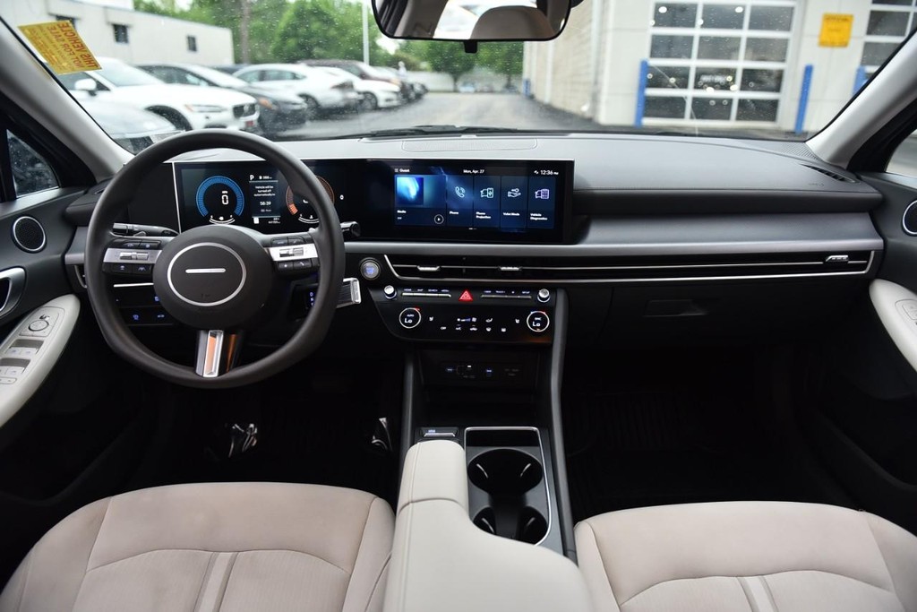 Hyundai Sonata Vehicle Image 07