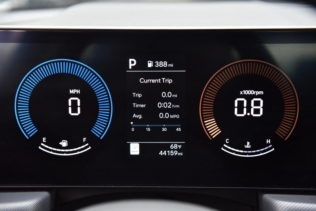 Hyundai Sonata Vehicle Image 11