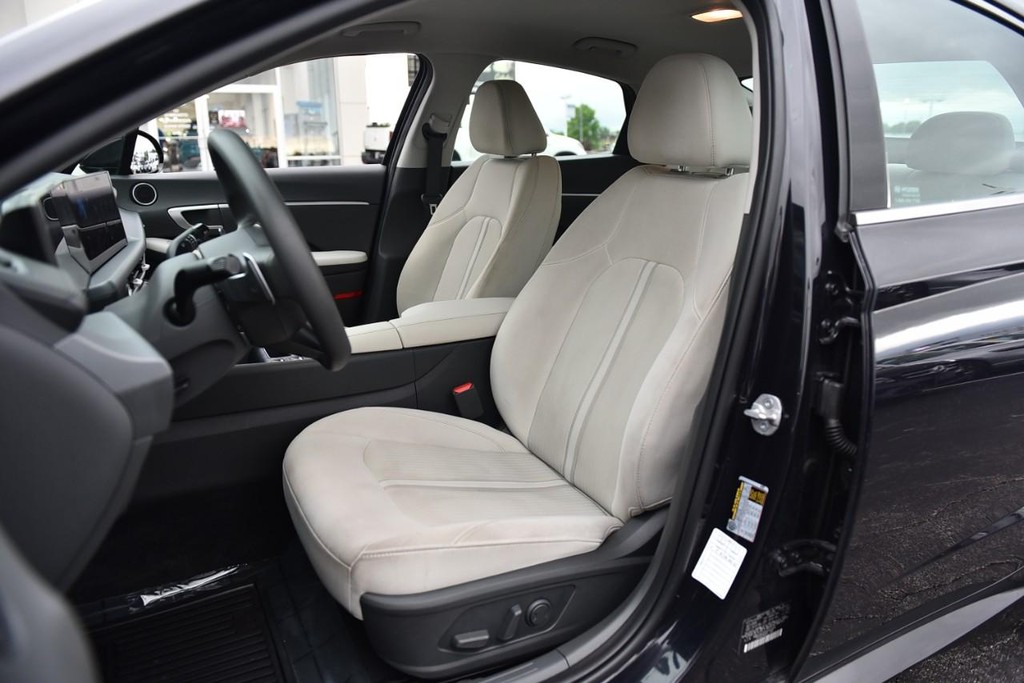 Hyundai Sonata Vehicle Image 19