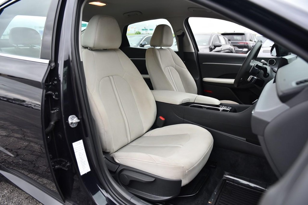Hyundai Sonata Vehicle Image 20