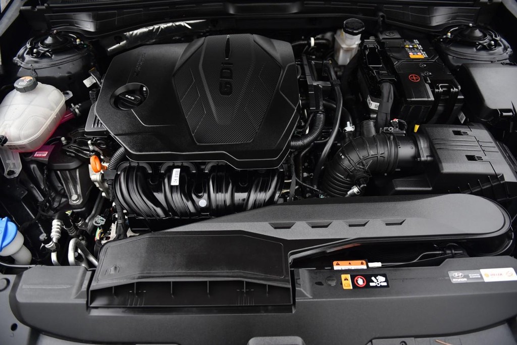 Hyundai Sonata Vehicle Image 24