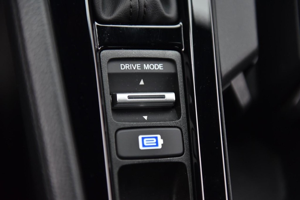 Honda Accord Hybrid Vehicle Image 16