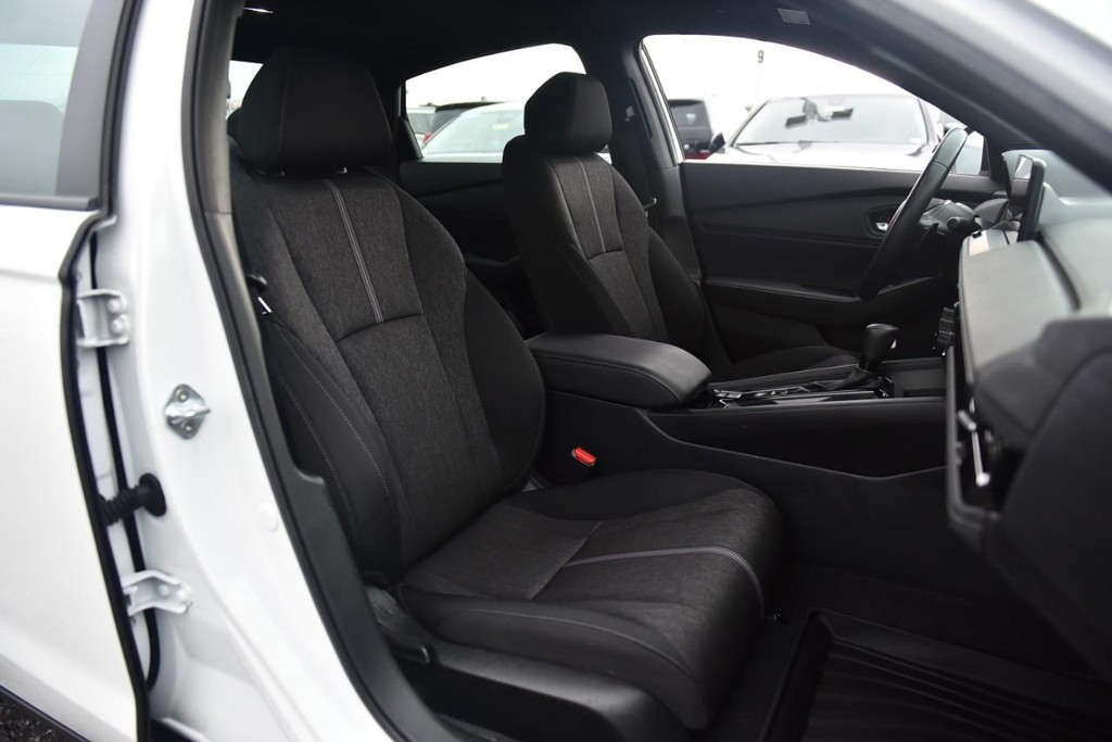 Honda Accord Hybrid Vehicle Image 19