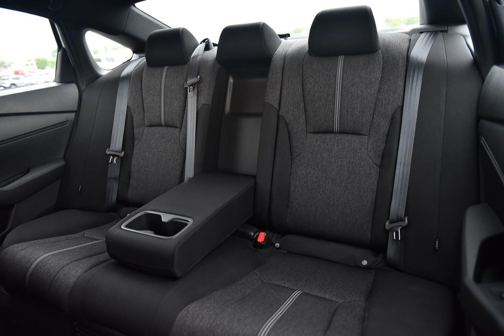 Honda Accord Hybrid Vehicle Image 21