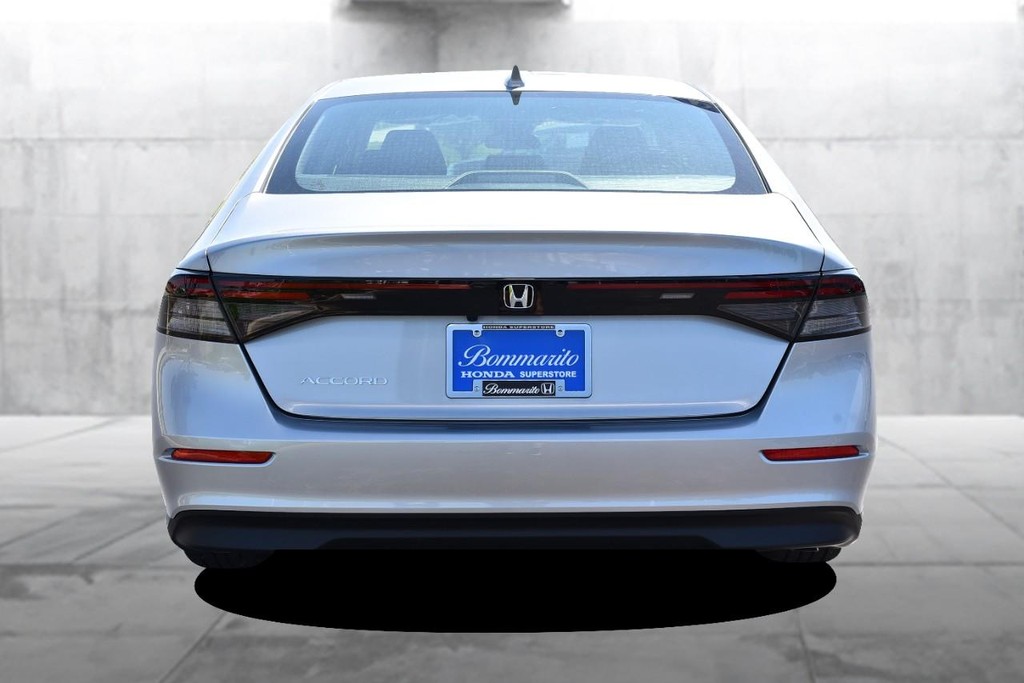 Honda Accord Sedan Vehicle Image 06