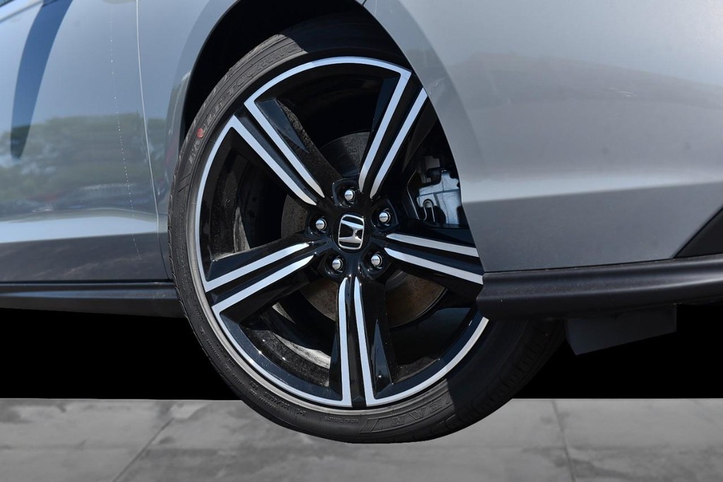 Honda Accord Hybrid Vehicle Image 03