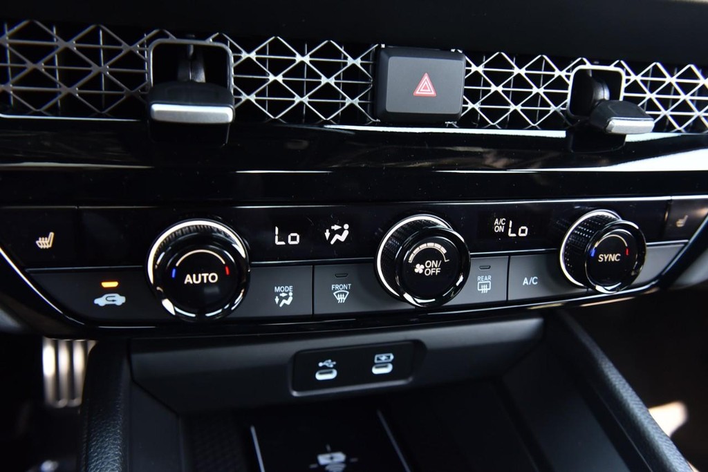 Honda Accord Hybrid Vehicle Image 14