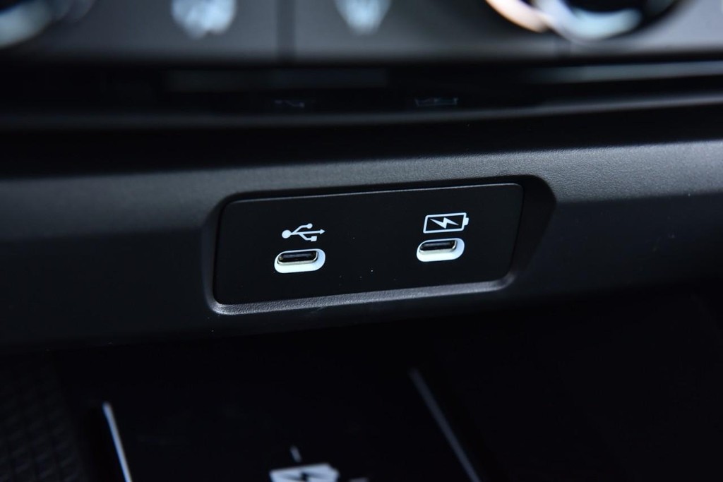 Honda Accord Hybrid Vehicle Image 15