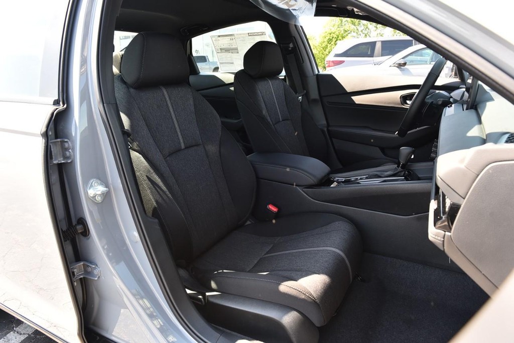 Honda Accord Hybrid Vehicle Image 21
