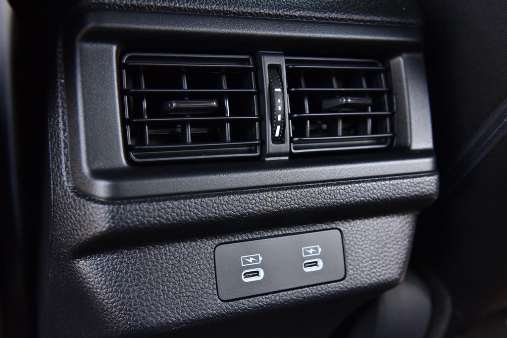 Honda Accord Hybrid Vehicle Image 24