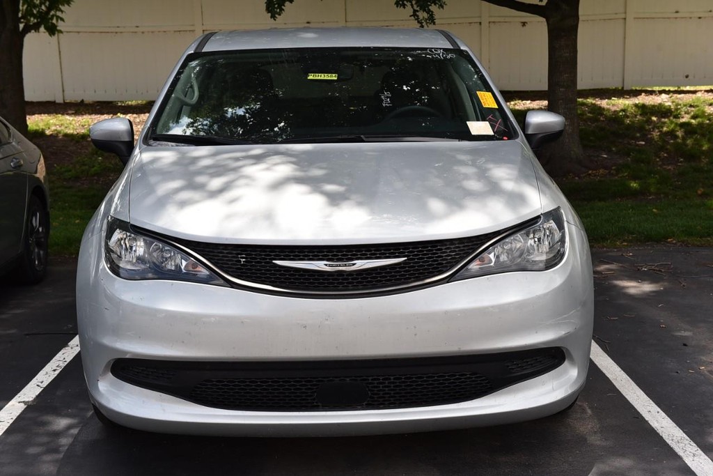 Chrysler Voyager Vehicle Image 03