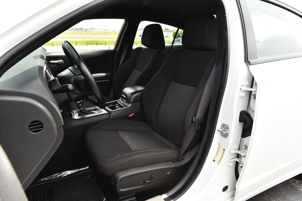 Dodge Charger Vehicle Image 17