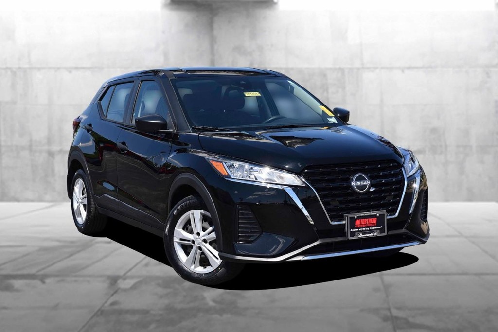 Nissan Kicks Vehicle Image 02