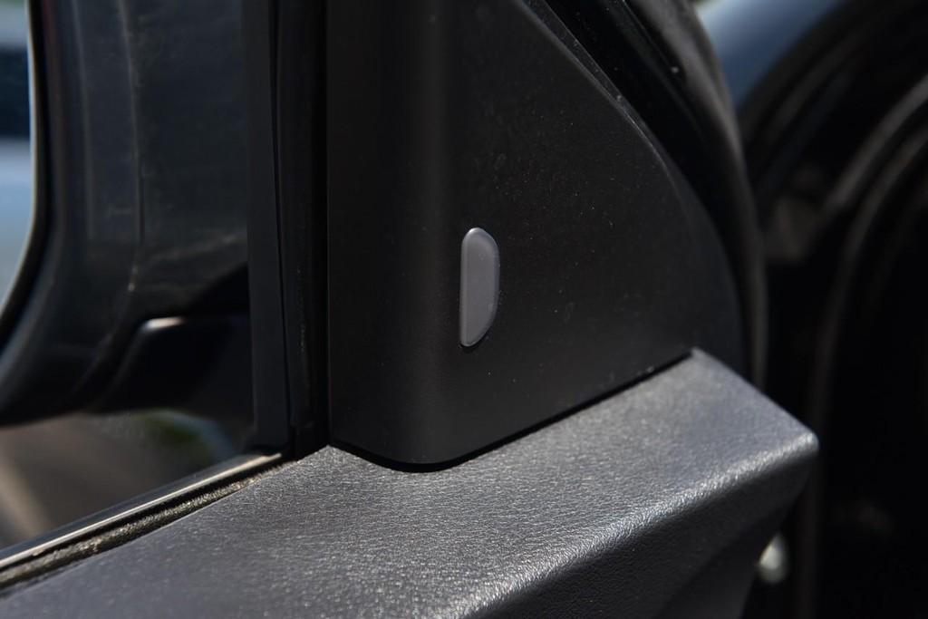 Nissan Kicks Vehicle Image 09