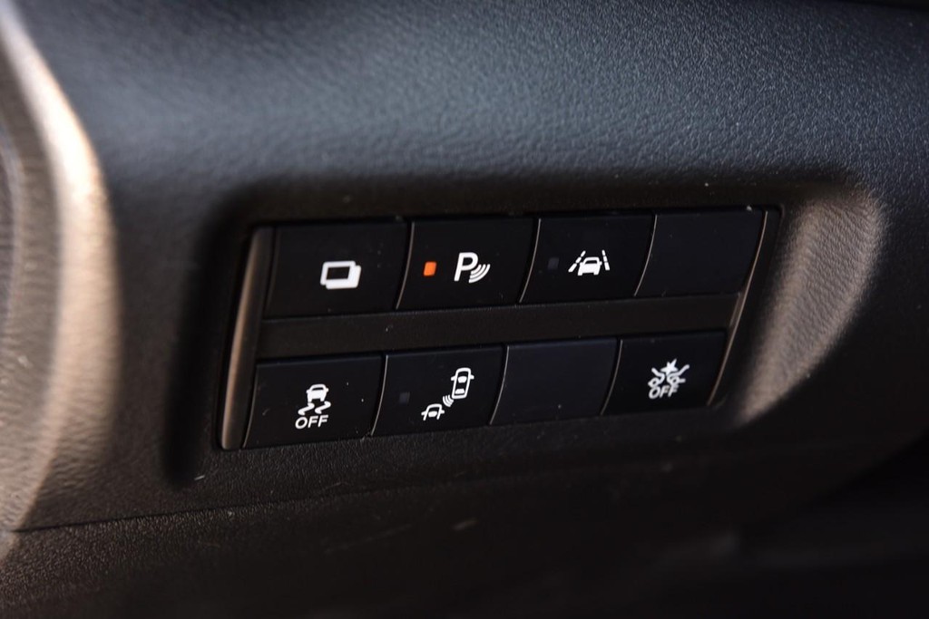 Nissan Kicks Vehicle Image 10