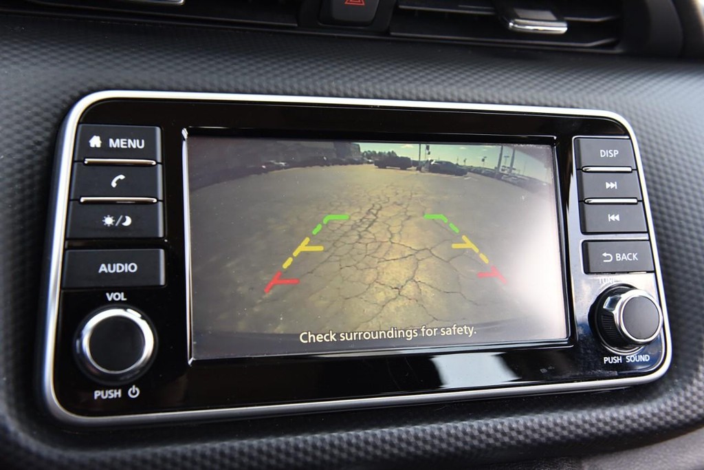 Nissan Kicks Vehicle Image 12