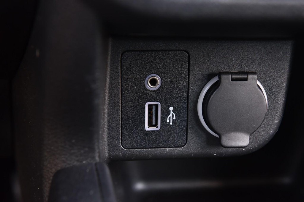 Nissan Kicks Vehicle Image 15