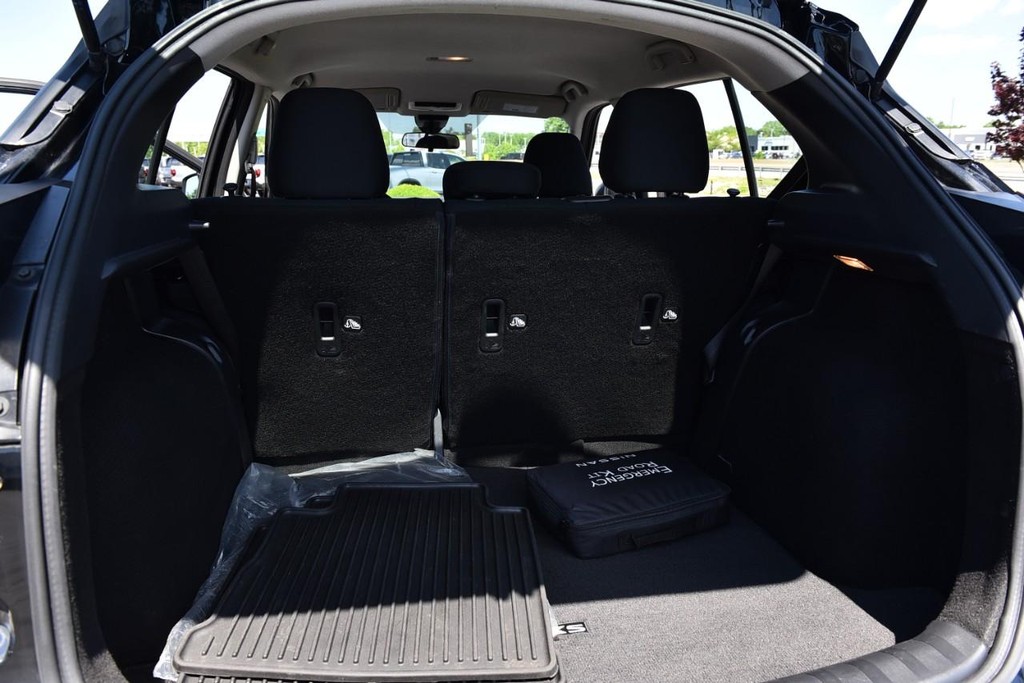 Nissan Kicks Vehicle Image 22